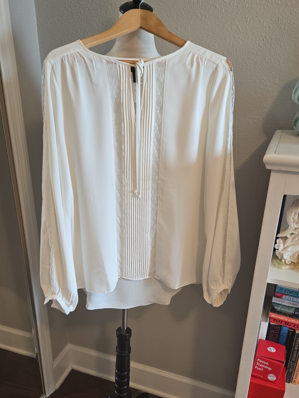 White House Black Market Ivory Flowy Polyesyer  Tie-Neck Blouse